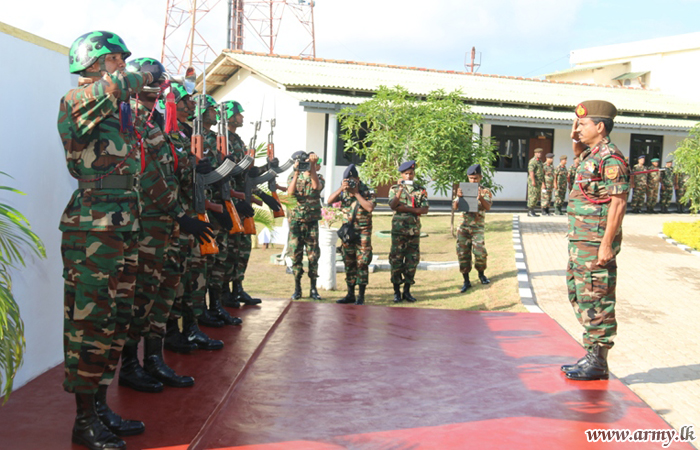 Kilinochchi Commander Visits His Formations