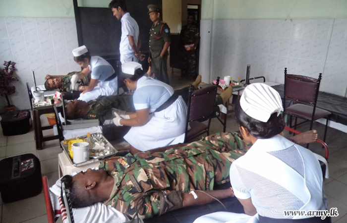 SFHQ-E Troops Donate Blood