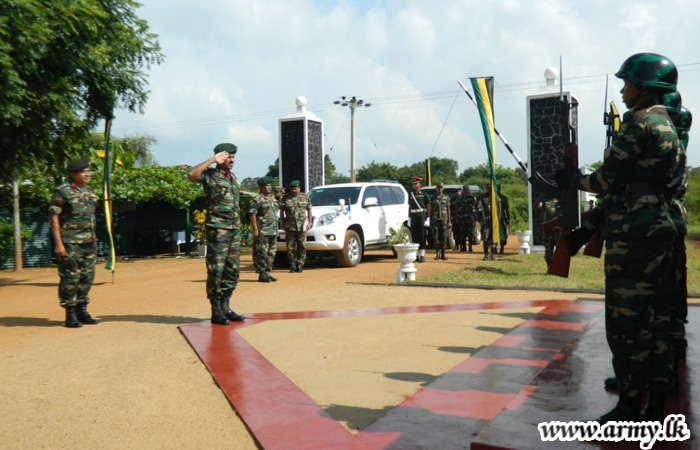 Wanni Commander Visits Formations