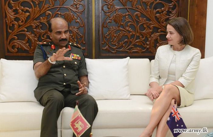 Australian High Commissioner Calls on Commander