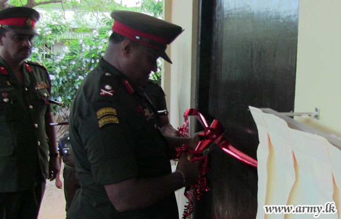 Mullaittivu Troops Get a New Library & IT Centre
