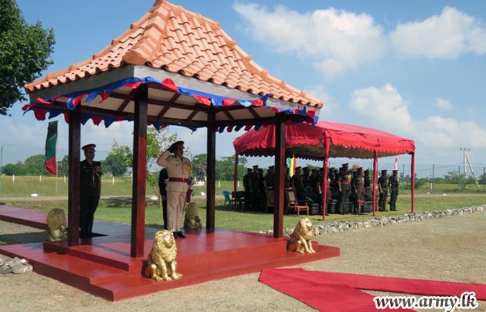 66 Division New GOC Assumes Duties