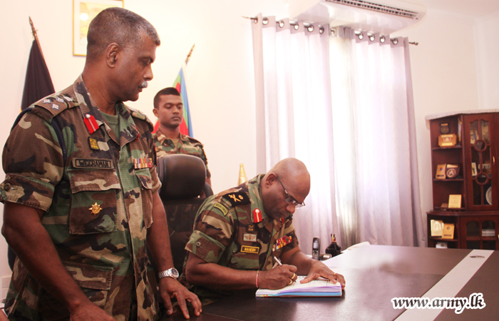 Major General Senanayake, New Jaffna Commander Assumes Office