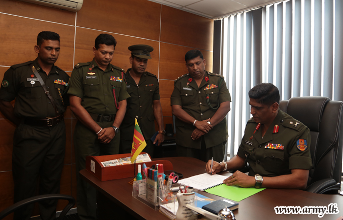 New Director General Infantry Assumes Duties