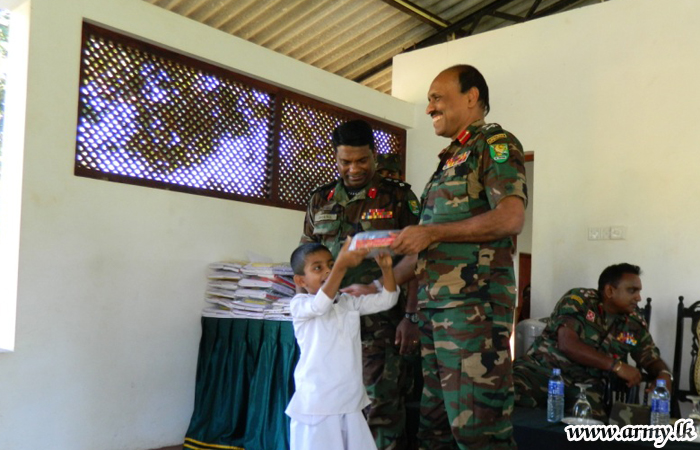 SFHQ-W Troops Help Launch Donation Programmes