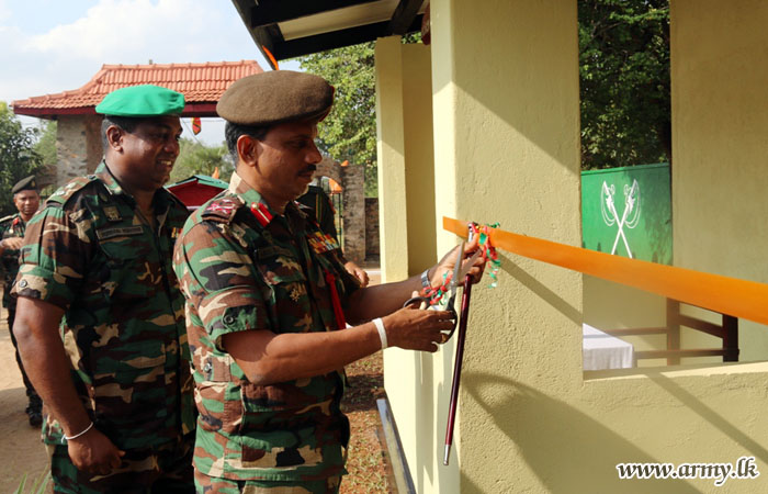Kilinochchi & Mullaittivu Commanders Visit Their Formations