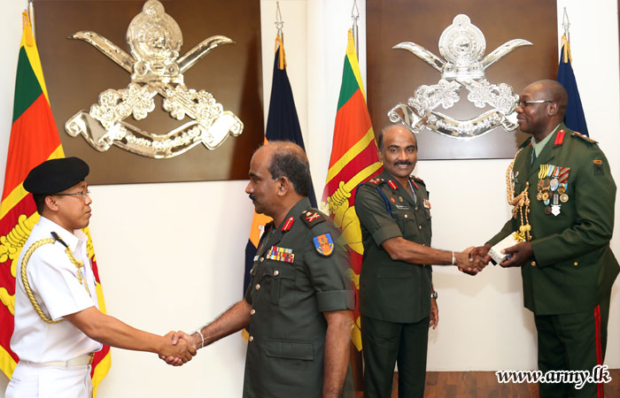 Two Envoys Meet Army Commander
