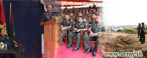 Commander Shares Thoughts with 23 & 22 Division Troops During His Visit to East