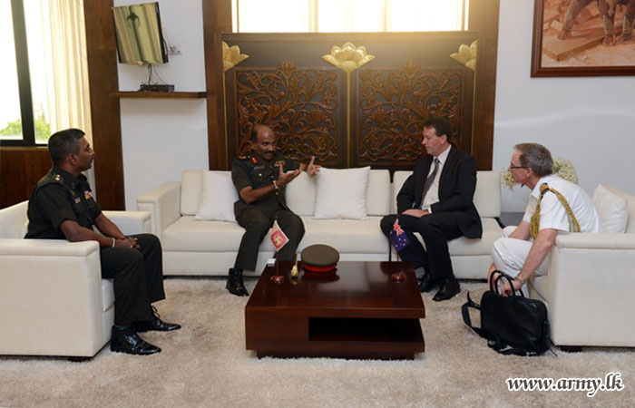 Australian High Commissioner Calls on Commander