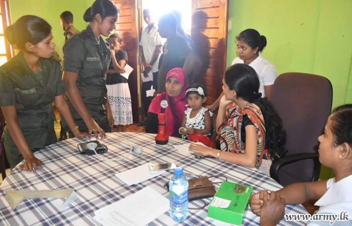 Medical Campaign at Deegavapiya Temple Treats Retired Army Personnel