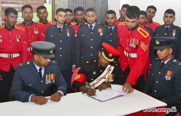 Ceremonial Guard Duties at President's House Take Turns
