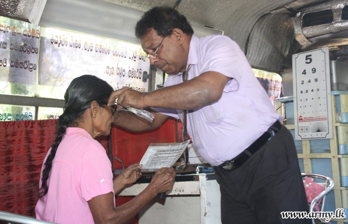 583 Brigade Troops Conduct Eye Clinic for Needy People