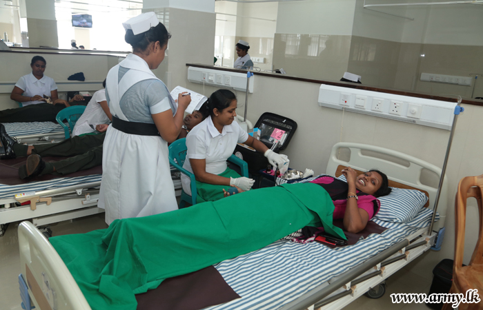 More than 250 Army Personnel Give Blood