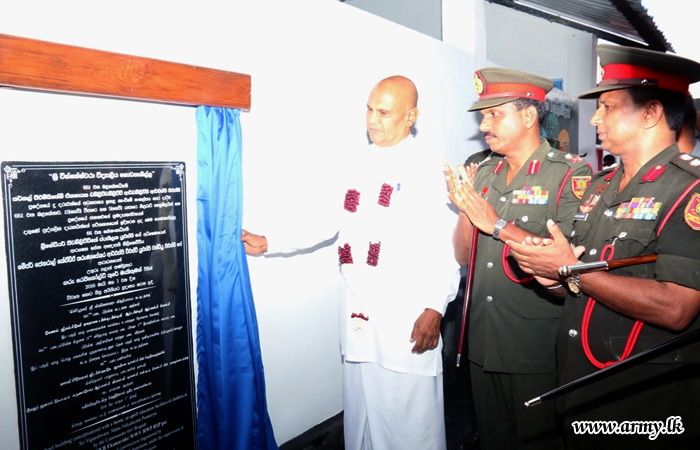 Southerners on Army Initiative Erects New School Building in Kilinochchi