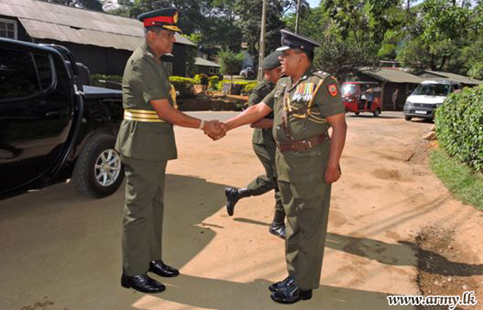SF (C) Commander Visits 8 SLASC Hqrs