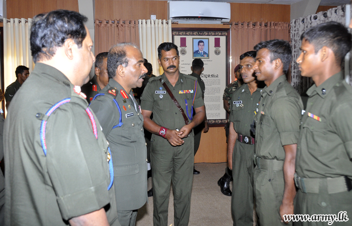 Commander Congratulates Army Boxing Champions