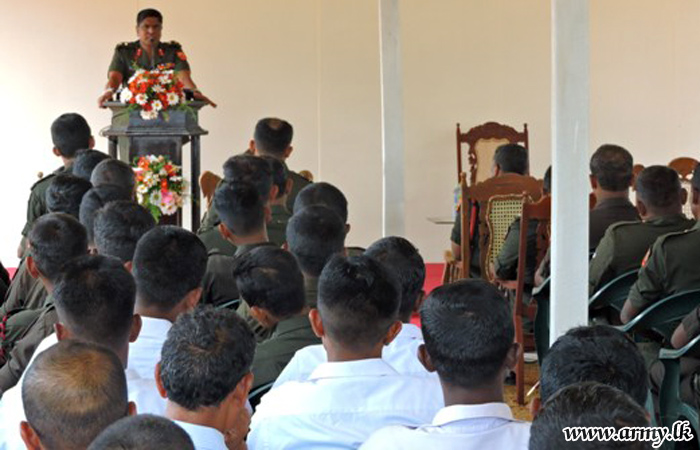 SF (C) Commander Visits 17 ESR Hqrs