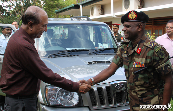 Indian Delegates Meet Jaffna Commander
