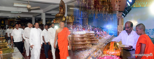 Army Troops Contribute to Vesak Decorations in Colombo & Elsewhere