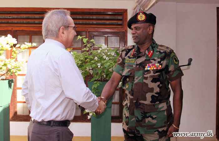 Swiss Ambassador Calls at SF-J Commander