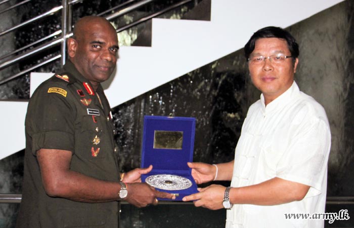 Chinese Ambassador Calls at SF-J Commander