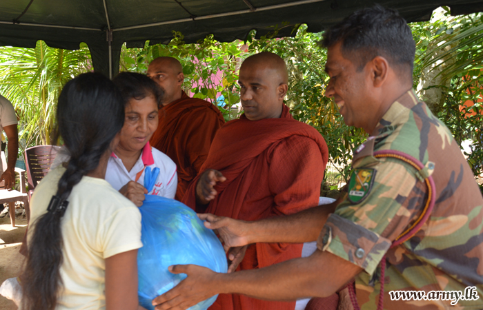 UPDATE: Meditation Centre Samaritans Offer Essentials to Kosgama Victims