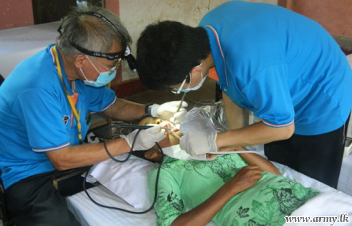 Troops Coordinate Dental Clinics