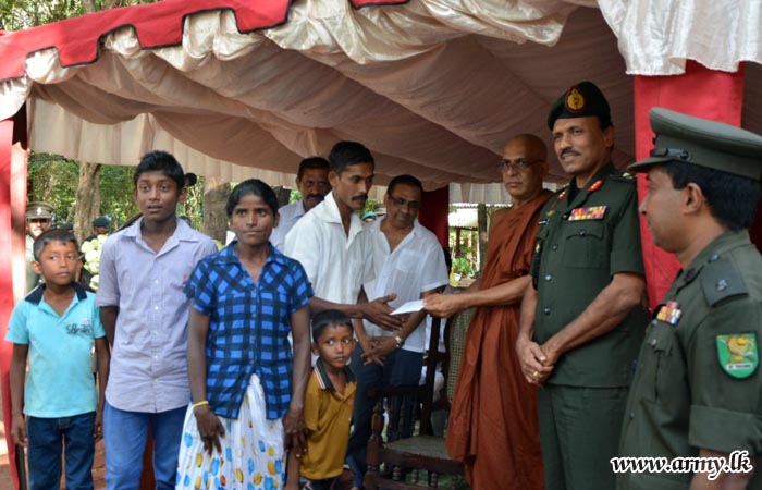 Wanni Region Given Welfare Assistance by Monks