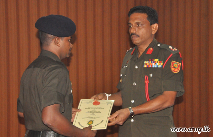 SF-KLN Concludes 'English Language Course (Other Ranks)'