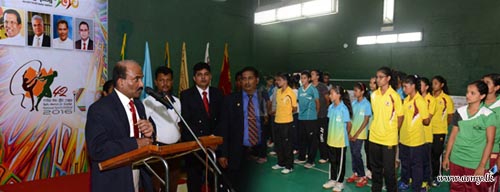 Commander Gives a Piece of Advice to School Badminton Players