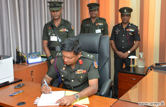 Major General Priyantha Jayasundara, New MGO Assumes Office