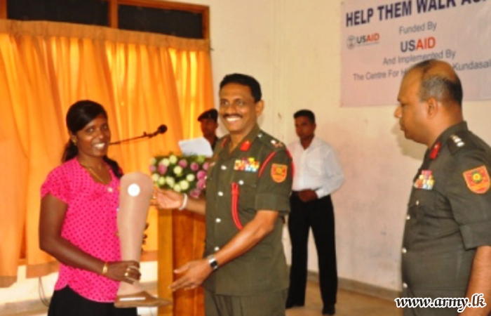 Troops Coordinate Free Distribution of Artificial Limbs Among Kilinochchi Civilians