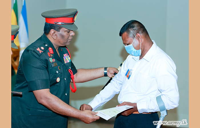 Commander Grants Funds for 71 Houses of Soldiers  