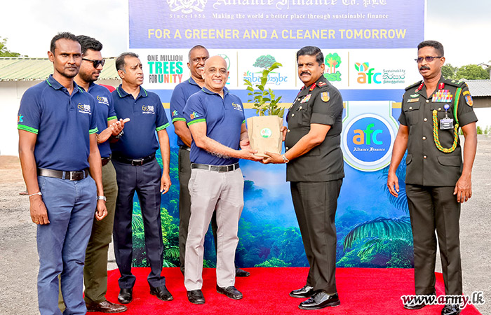 ලෝක පරිසර දිනයට සමාගාමීව යුද්ධ හමුදා මූලස්ථානයේදී විශේෂ වැඩසටහනක්
