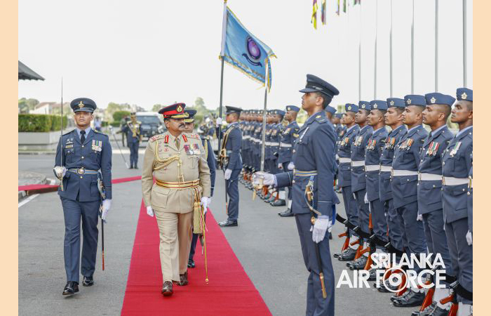 Commander of the Army Pays Official Visit to Air Force Headquarters
