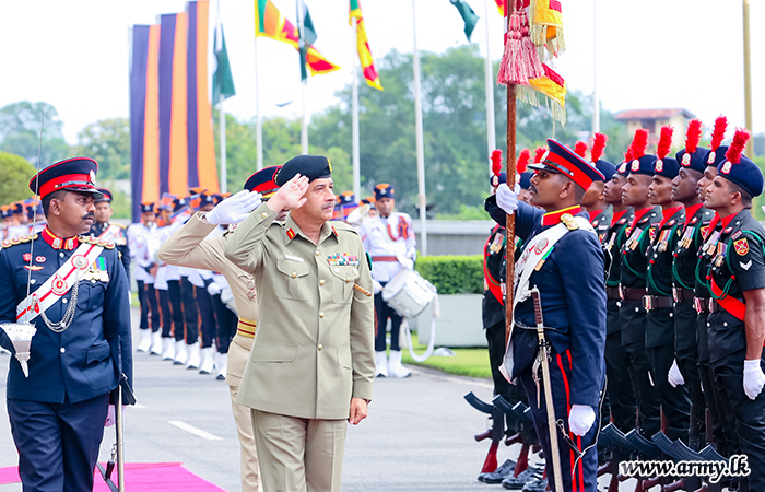 Chief of the General Staff of Pakistan Army Visits Sri Lanka Army Headquarters