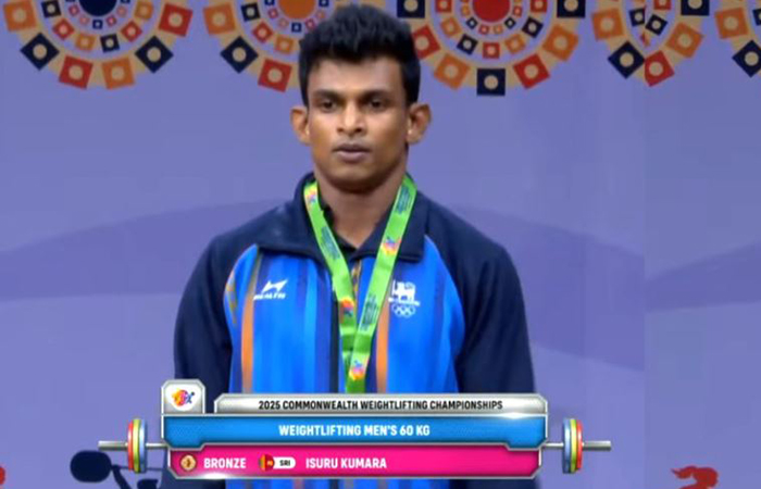 Army Weightlifter Wins Bronze at Commonwealth Weightlifting Championships