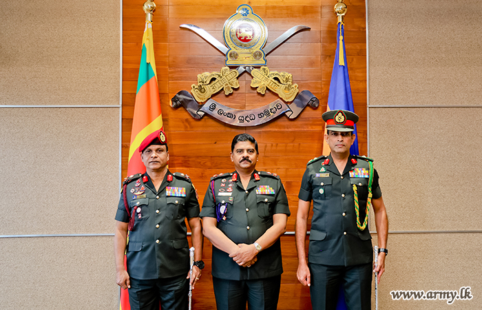 Commander of the Army Felicitates Newly Promoted Major Generals