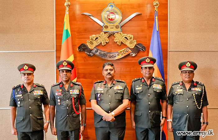 Commander of the Army Felicitates Newly Promoted Major Generals