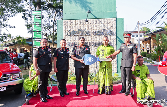 යුද්ධ හමුදාධිපතිතුමන් රාගම - රණවිරු සෙවන සුවතා නිකේතනයේ නිල සංචාරයක