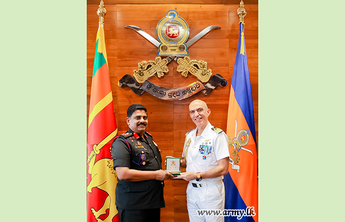 ඉතාලි ආරක්‍ෂක උපදේශකතුමන් යුද්ධ හමුදාධිපතිතුමන් හමුවෙයි