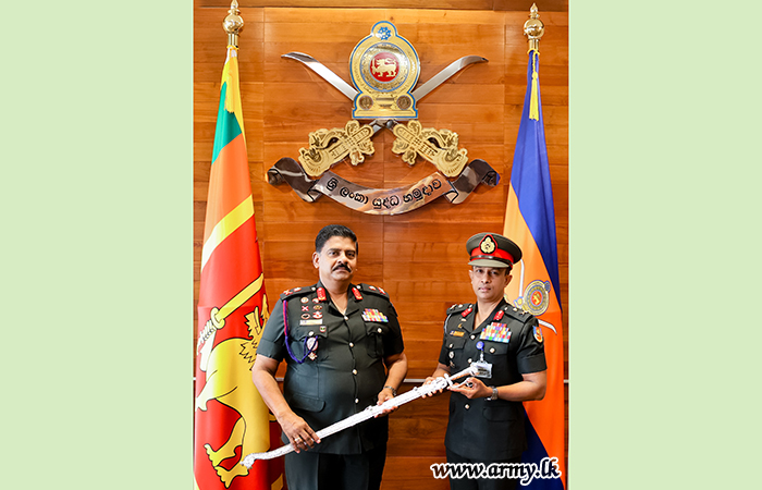 යුද්ධ හමුදාධිපතිතුමන් මේජර් ජෙනරල් නිලයට උසස්වීම් ලැබූ ජ්‍යෙෂ්ඨ නිලධාරි වෙත සුභ පැතුම් පිරිනමයි