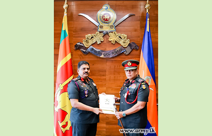 New Chief of Staff Pays Courtesy Call on Army Chief