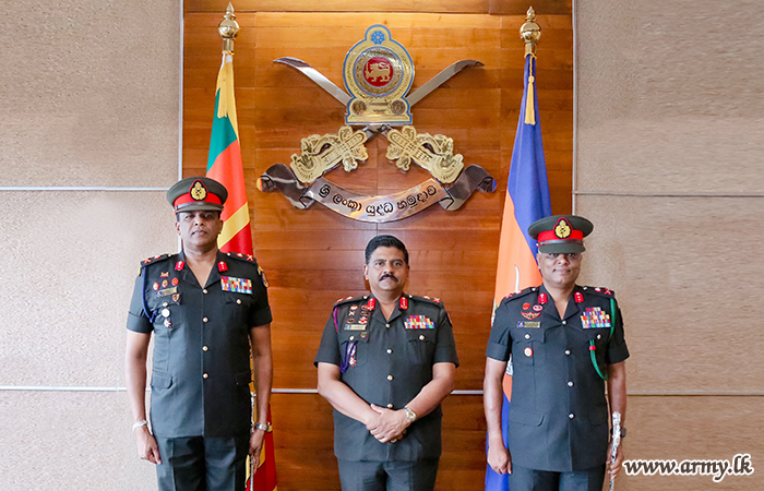 යුද්ධ හමුදාධිපතිතුමන් මේජර් ජෙනරල් නිලයට උසස්වීම් ලැබූ ජ්‍යෙෂ්ඨ නිලධාරීන් වෙත සුභ පැතුම් පිරිනමයි