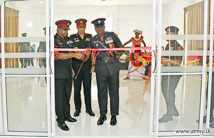 ඉංජිනේරු සේවා රෙජිමේන්තුවේ නව බළලත් නිලධාරි හා සැරයන් නිවස්නය විවෘත කෙ