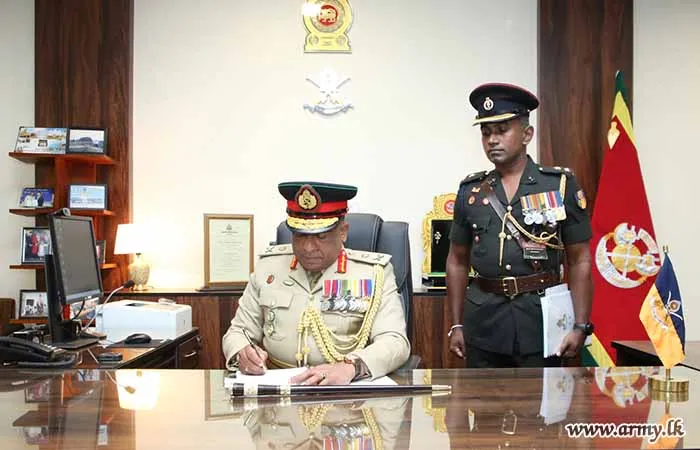 නව නියෝජ්‍ය මාණ්ඩලික ප්‍රධාන යුද්ධ හමුදා මූලස්ථානයේදී ධූරයේ රාජකාරි අර