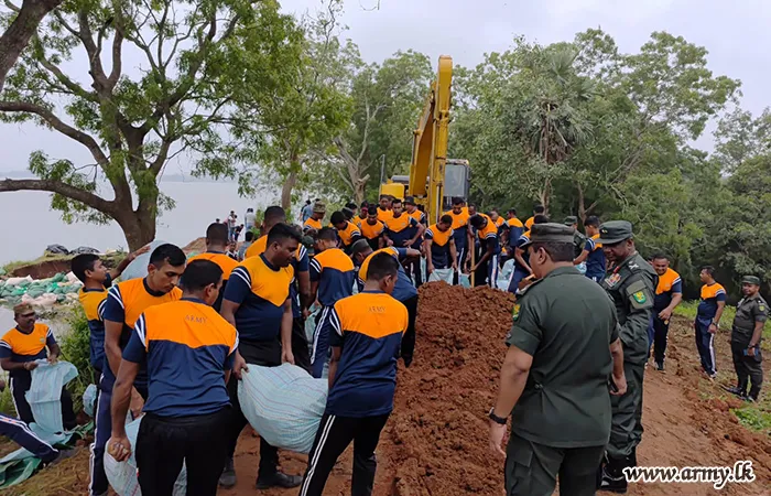 21 வது காலாட் படைப்பிரிவு படையினரால் திவுல்வெவ குளக்கட்டு சீரமைப்பு