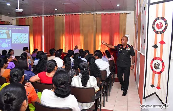 11 வது காலாட் படைப்பிரிவின் தளபதியினால் விரிவுரை