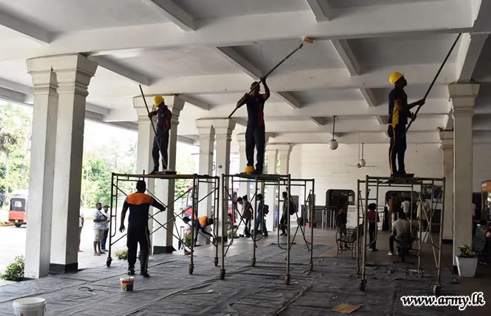 Troops Support "Clean Sri Lanka" Initiative at Anuradhapura Railway St