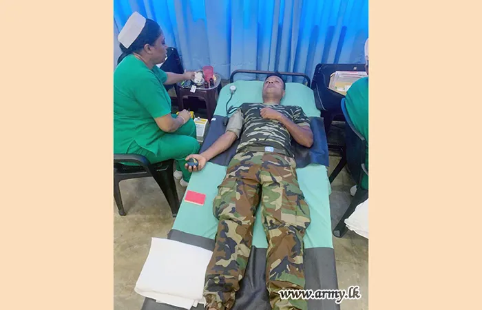 12 Infantry Division Troops Donates Blood